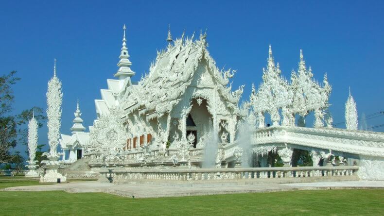 5. Белый храм в Тайланде.jpg